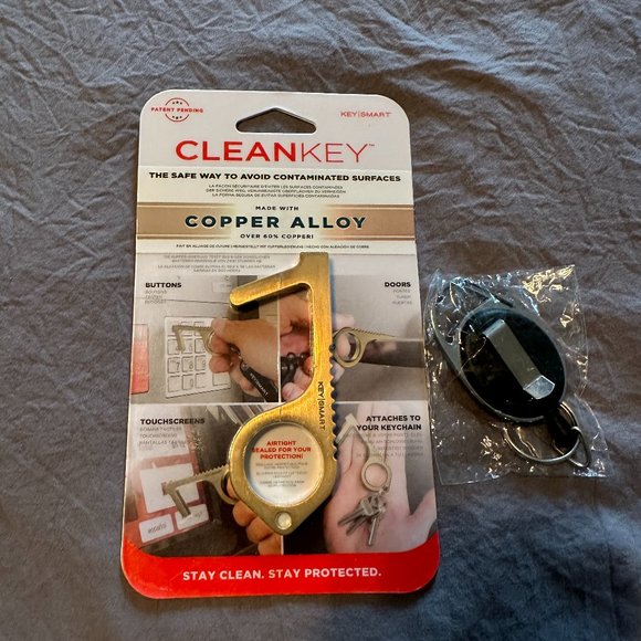 BRAND NEW KeySmart CleanKey with Carabiner - Picture 1 of 2